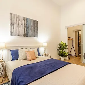 Stylish Luxury By Anna Apartment