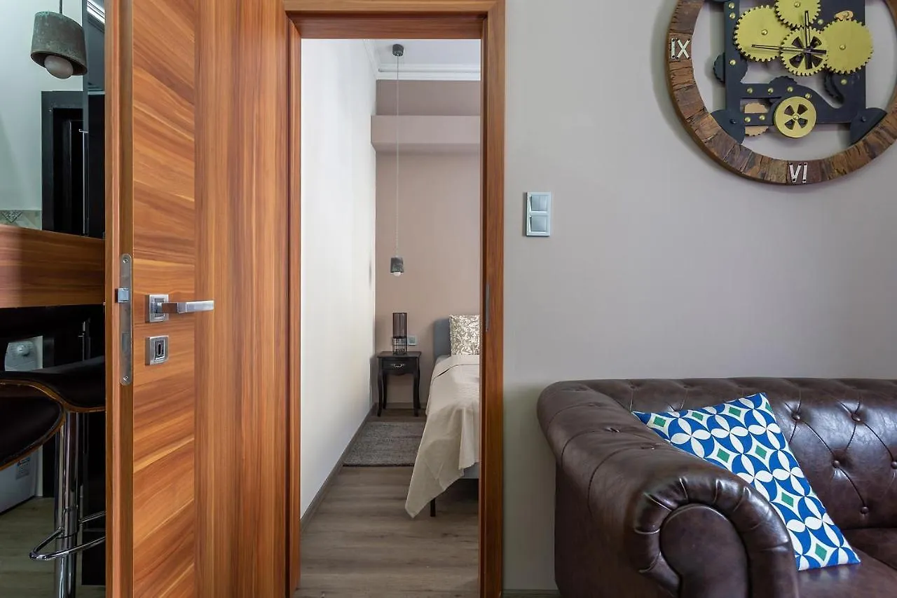 Goldcentral Apartments Akacfa Studios بودابست