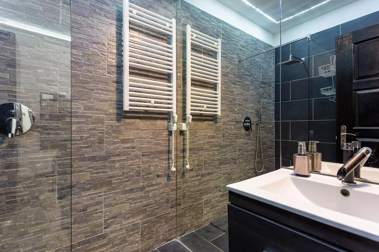 Goldcentral Apartments Akacfa Studios بودابست 0*,