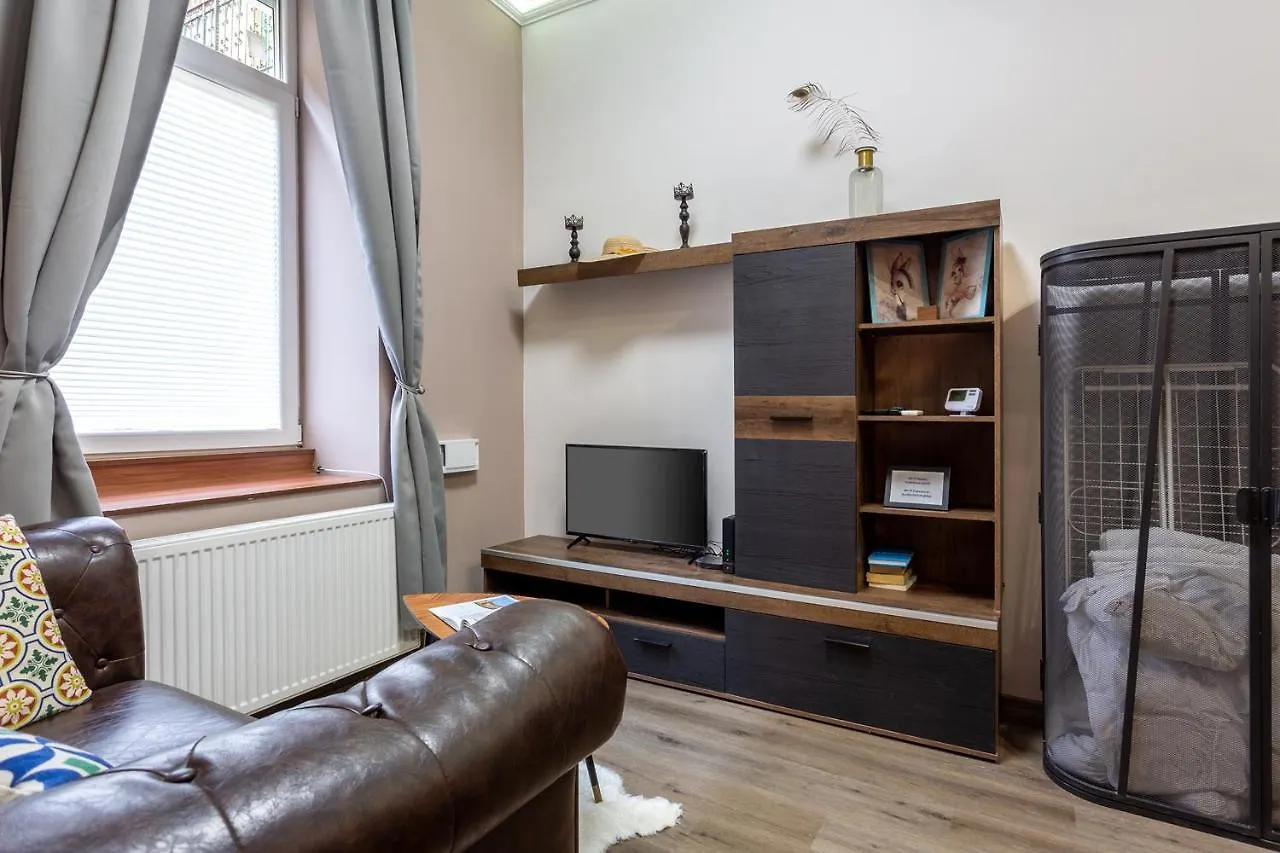 Goldcentral Apartments Akacfa Studios بودابست 0*,  المجر